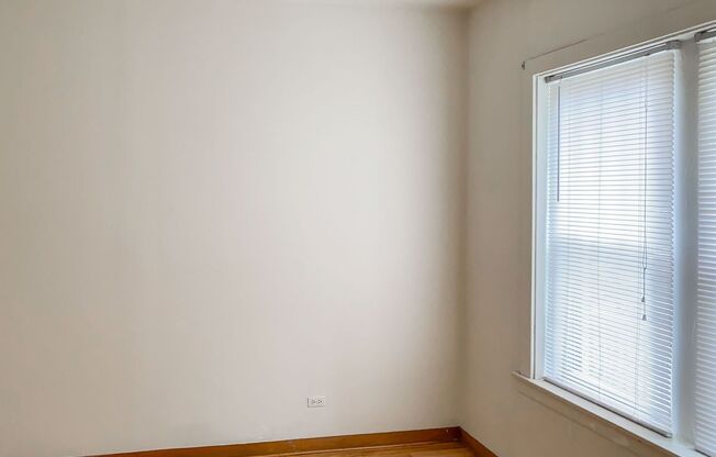 2 beds, 1 bath, 815 sqft, $2,100, Unit 4817-3A