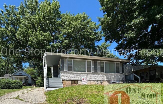 Beautifully Remodeled 2-bedroom, 1-bath home in Kansas City!!!