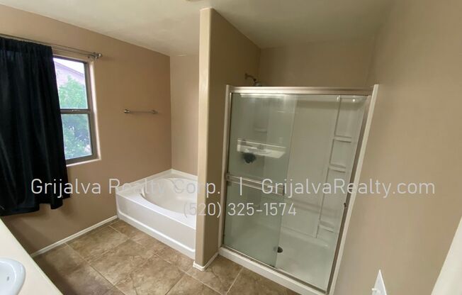 4 beds, 2.5 baths, $1,900, Unit 9127