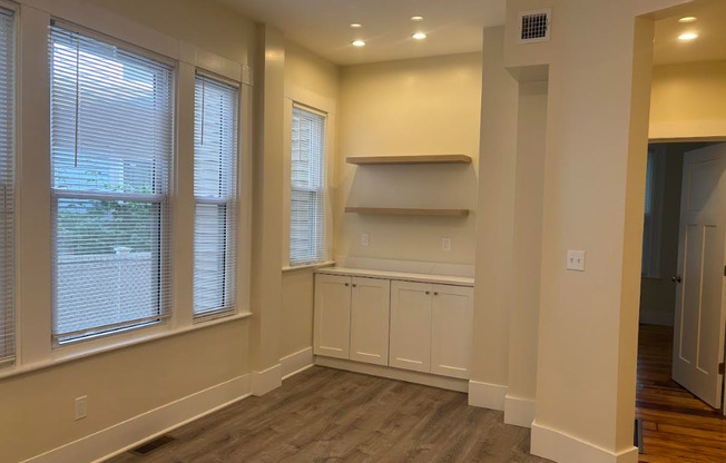 1423 CAMBRIDGE