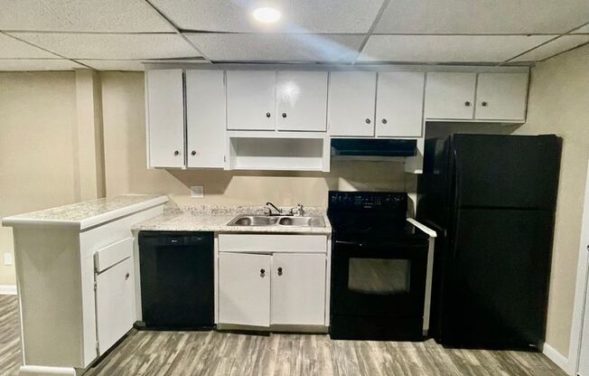 1 bed, 1 bath, 640 sqft, $850, Unit 10