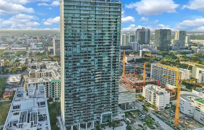3 beds, 2 baths, 1,395 sqft, $7,250, Unit 460 NE 28th St # 2908