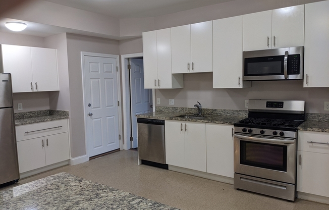 4 beds, 1.5 baths, 650 sqft, $3,650, Unit 6