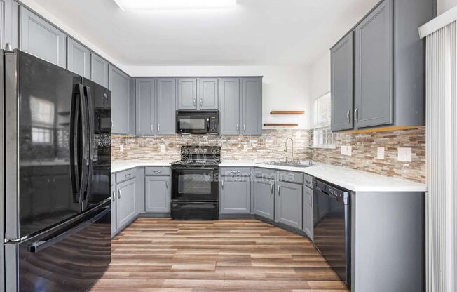 3 beds, 2.5 baths, 1,387 sqft, $1,695