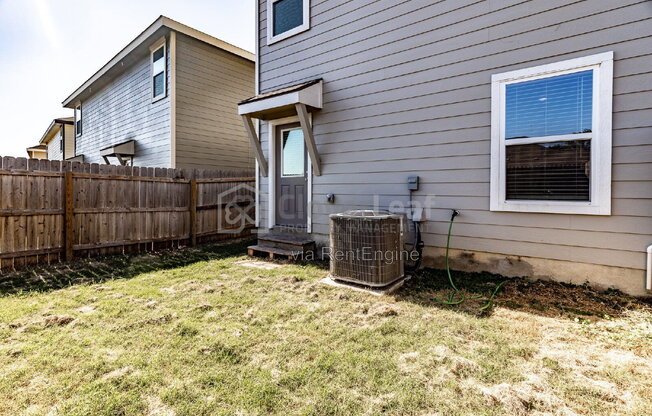 3 beds, 2.5 baths, 1,261 sqft, $1,397, Unit 24