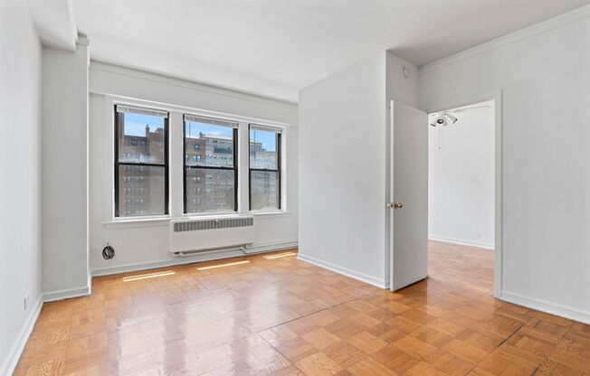 2 beds, 1 bath, 850 sqft, $1,995, Unit 1703