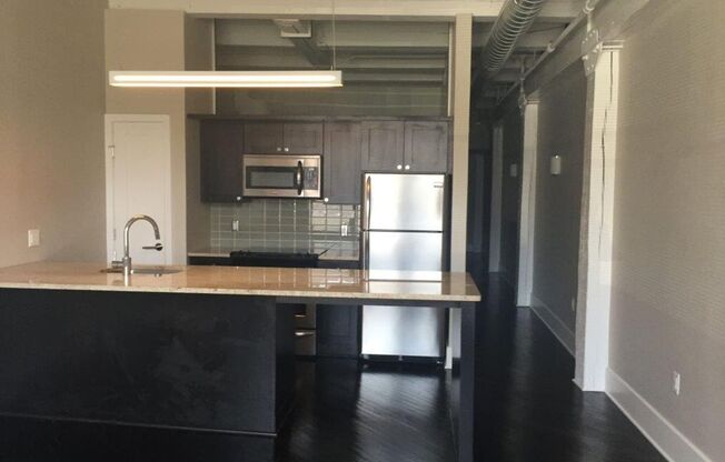 2 beds, 1 bath, 801 sqft, $1,575, Unit 2C