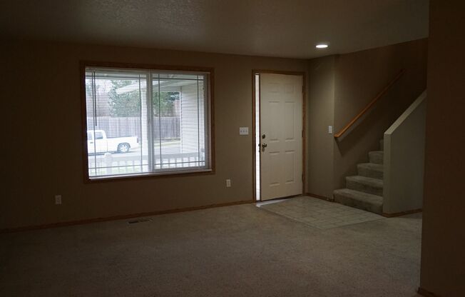 Spacious Walnut Grove 2 Story Home for Rent - 6412 NE 78th Ave