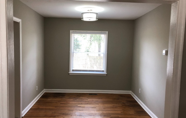 2 beds, 1 bath, $1,600