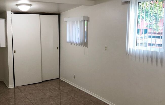 2 beds, 1 bath, $2,850