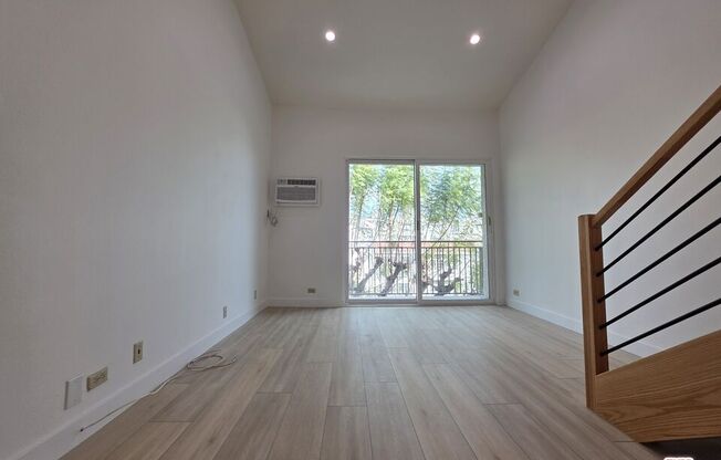 2 beds, 1 bath, 980 sqft, $3,700, Unit 539