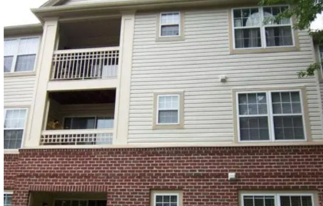 CONDO with 2 FULL Baths in Abingdon!