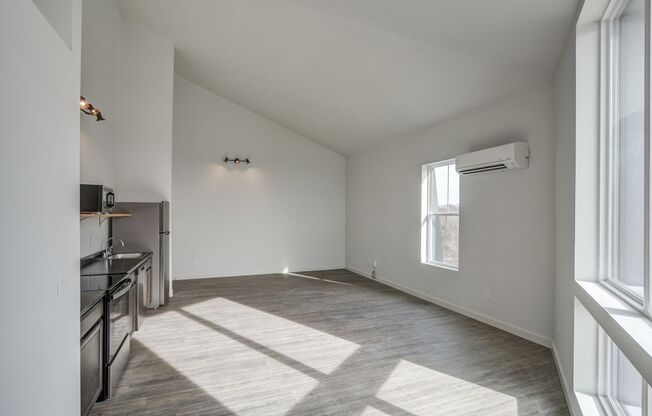 1 bed, 1 bath, 629 sqft, $1,095, Unit 401