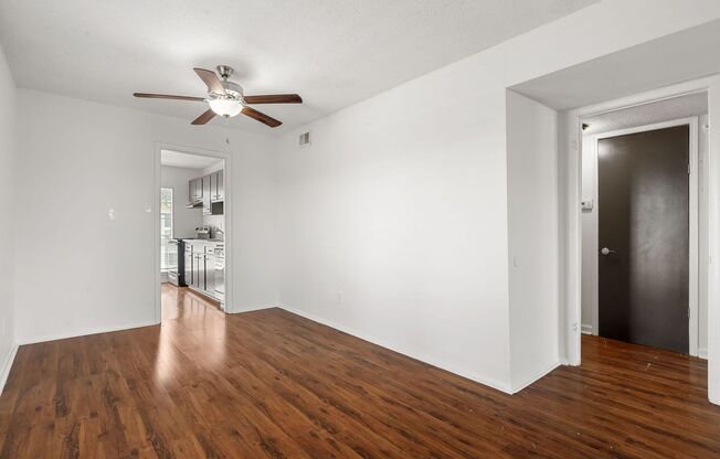 2 beds, 1.5 baths, 957 sqft, $1,497, Unit 1729E