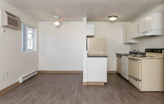 Sunset | Dining Room and Kitchen