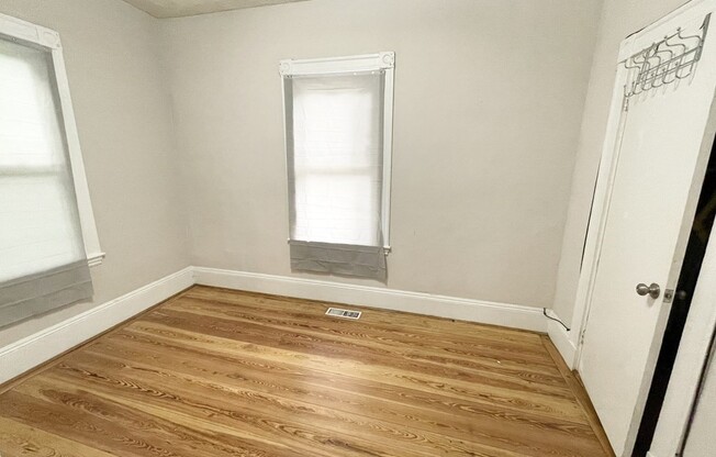 3 beds, 1 bath, $2,500, Unit 1