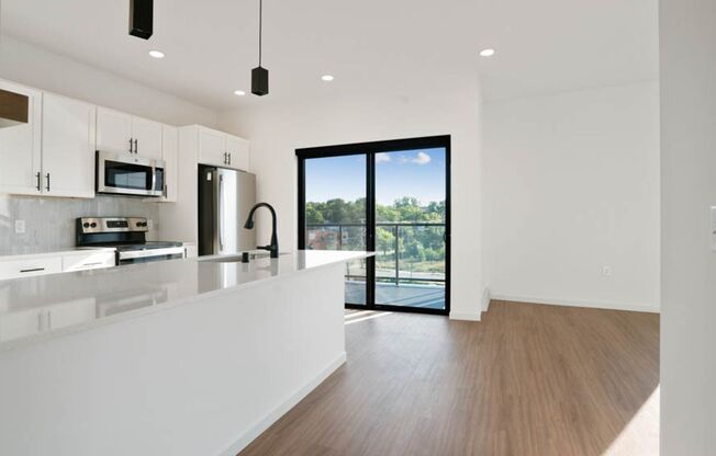 2 beds, 2 baths, 1,027 sqft, $2,550, Unit 501