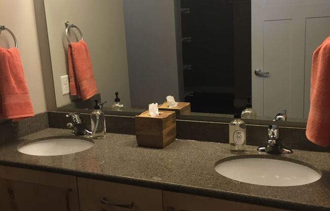 3 beds, 2.5 baths, $2,395, Unit 343