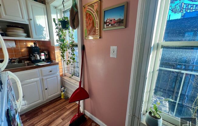 6 BREVOORT PL