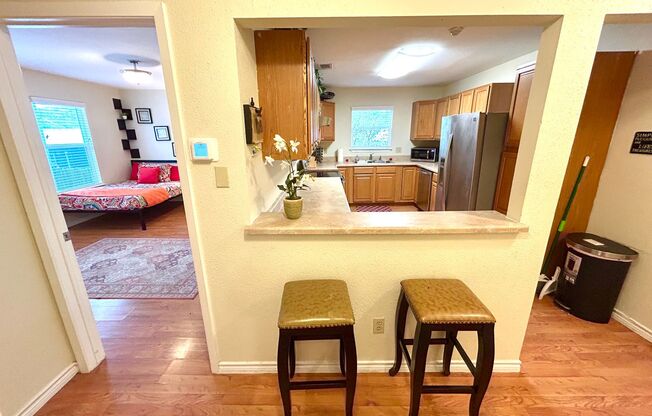 3 beds, 2 baths, 1,300 sqft, $2,000, Unit Unit 3