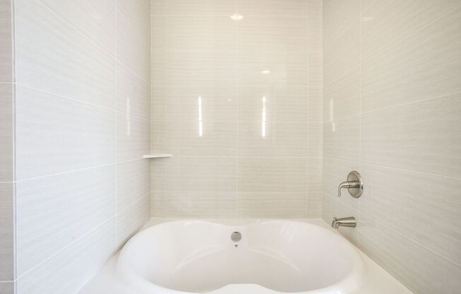 2 beds, 2.5 baths, 2,171 sqft, $9,728, Unit 1910