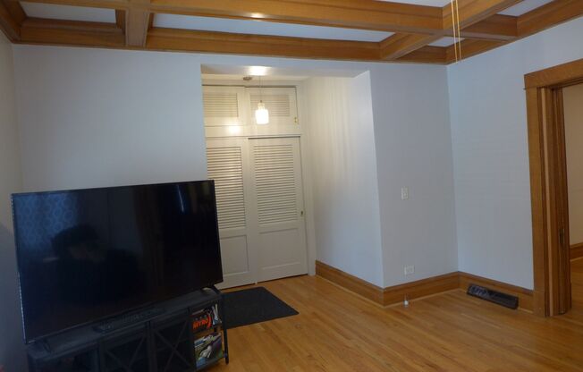 136 Elgin