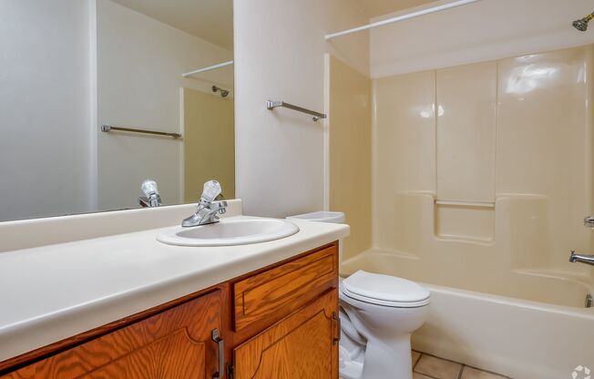 2 beds, 1 bath, 775 sqft, $1,079.99, Unit 1363-03