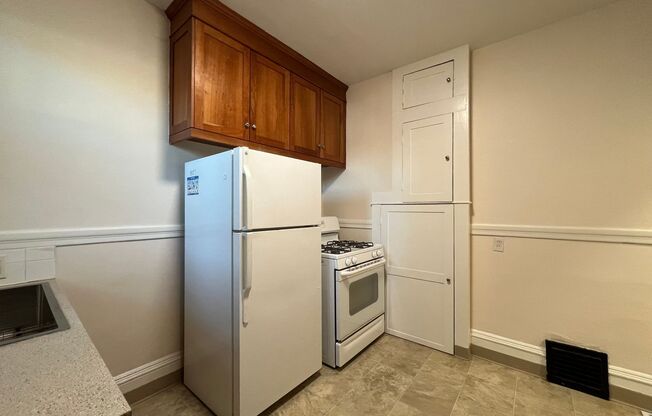 1 bed, 1 bath, 1,000 sqft, $1,550, Unit 421