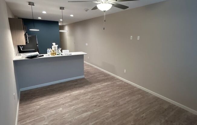 Studio, 1 bath, 500 sqft, $995, Unit 18