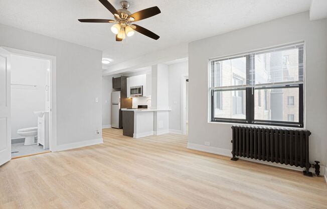 1 bed, 1 bath, 408 sqft, $1,850, Unit 7J