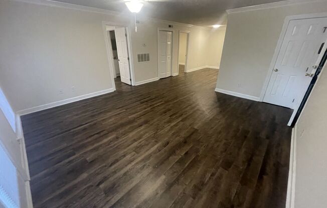 2 Bedroom 2 Bathroom Condo!
