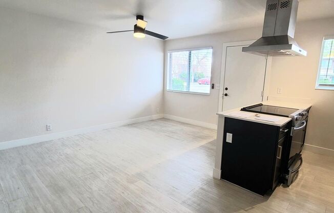 1 bed, 1 bath, 587 sqft, $1,094, Unit 7-03
