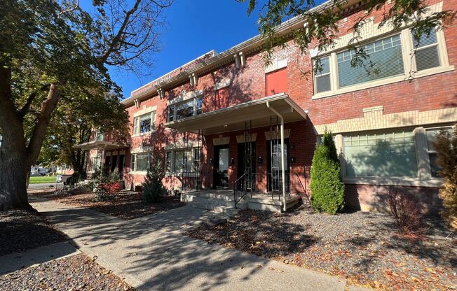 422 - 428 W Montgomery Ave