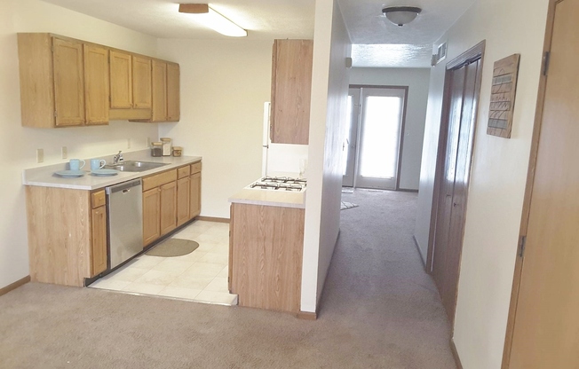 3 beds, 1.5 baths, 1,242 sqft, $995, Unit Unit B