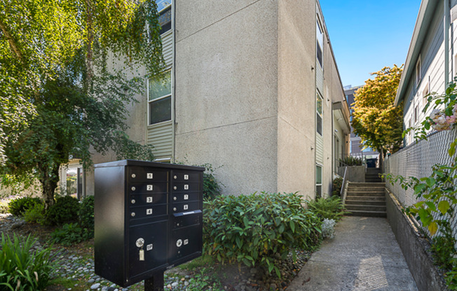 WHIT Whitman Apartments