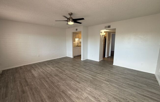 1 bed, 1 bath, 627 sqft, $800, Unit 221
