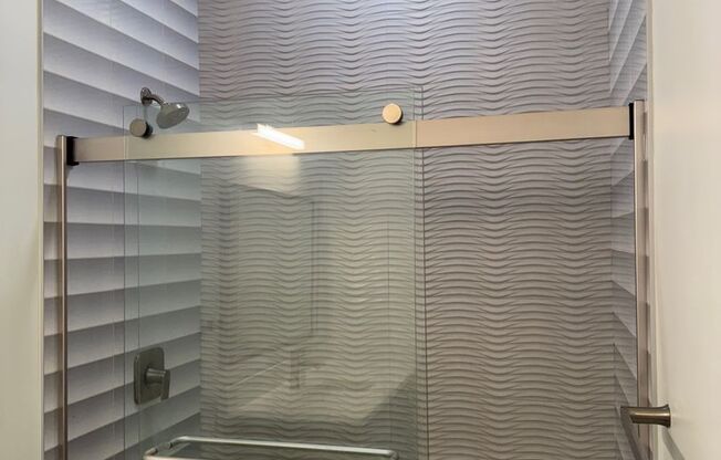 2 beds, 2 baths, 839 sqft, $1,600, Unit 400