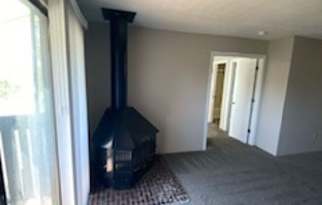 2 beds, 2 baths, 856 sqft, $869, Unit 2827-1817