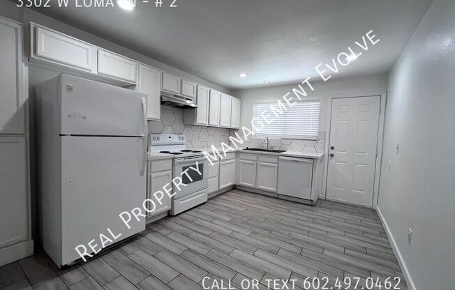 3302 W LOMA LN