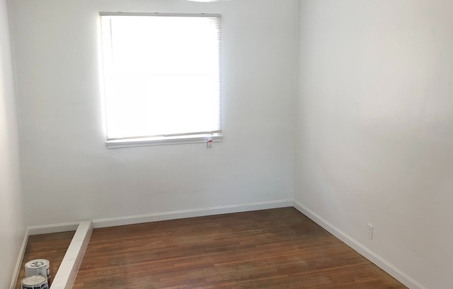 3 beds, 1 bath, $4,295