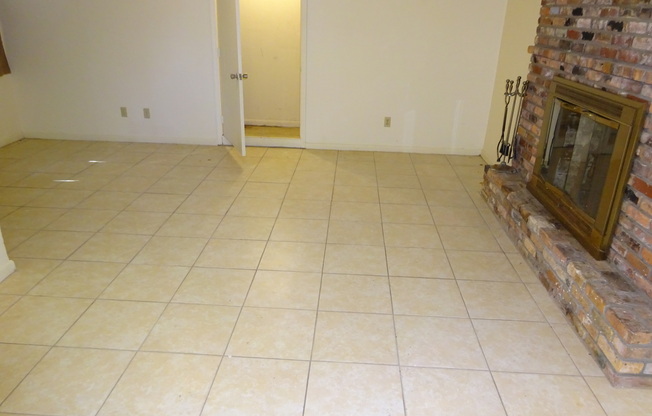 Great Home Close Campus - Sublease