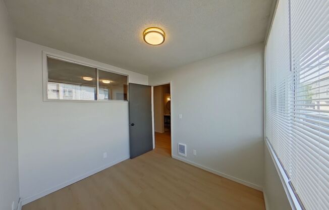 2 beds, 1 bath, 647 sqft, $1,660, Unit 26A