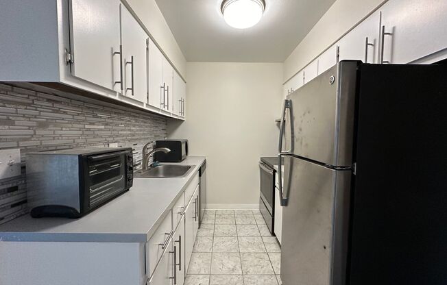 1 bed, 1 bath, $1,095