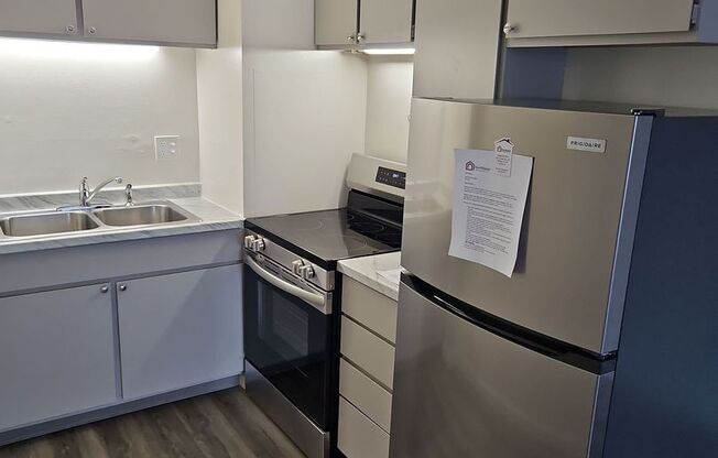 Lakeland Apartments