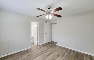 Home - Court at Oak Forest - Houston, TX