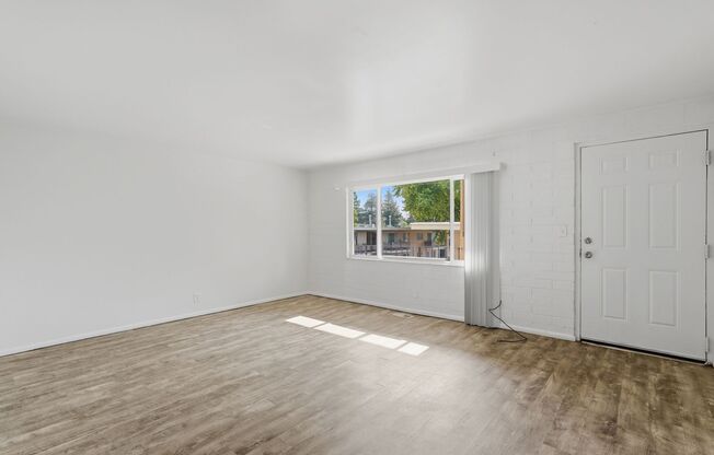 1 bed, 1 bath, 744 sqft, $850, Unit 49
