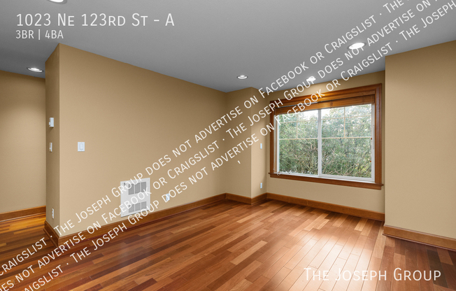 1023 NE 123 ST