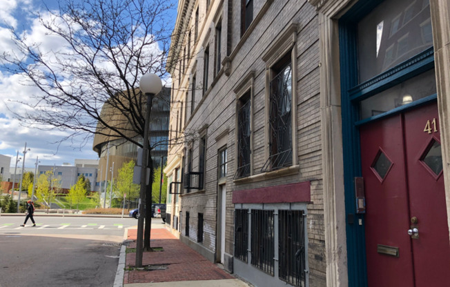 41 Cunard St