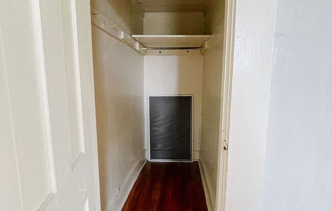 2 beds, 1 bath, $900