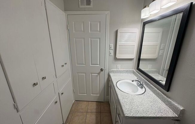 2 beds, 2 baths, 931 sqft, $1,003, Unit 14-1402